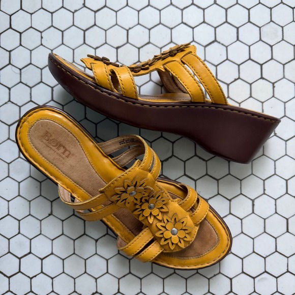Born Shoes - Born Yellow Wedge Sandals Floral Applique Leather Strappy Boho Comfort 39 / 8